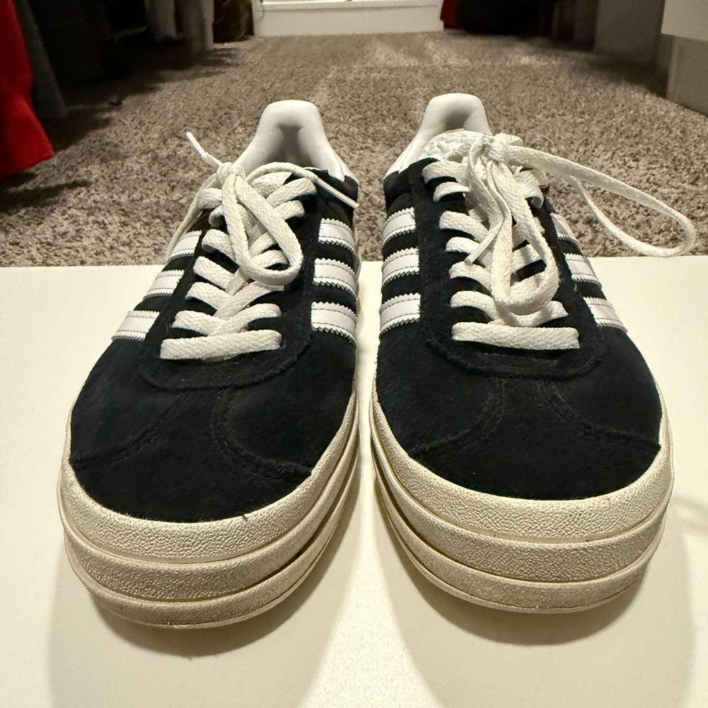 Adidas Gazelle Platform size 6 black and white suade